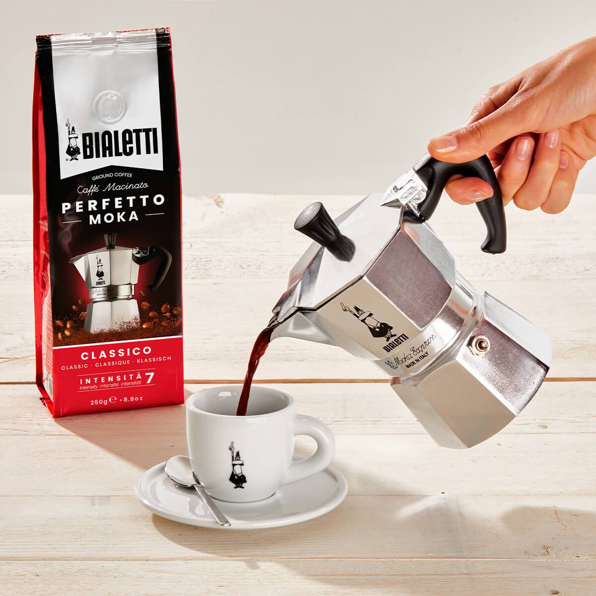 http://brewitalia.com/cdn/shop/products/Bialetti-stovetop-coffee-maker-moka-pot.jpg?v=1693824259